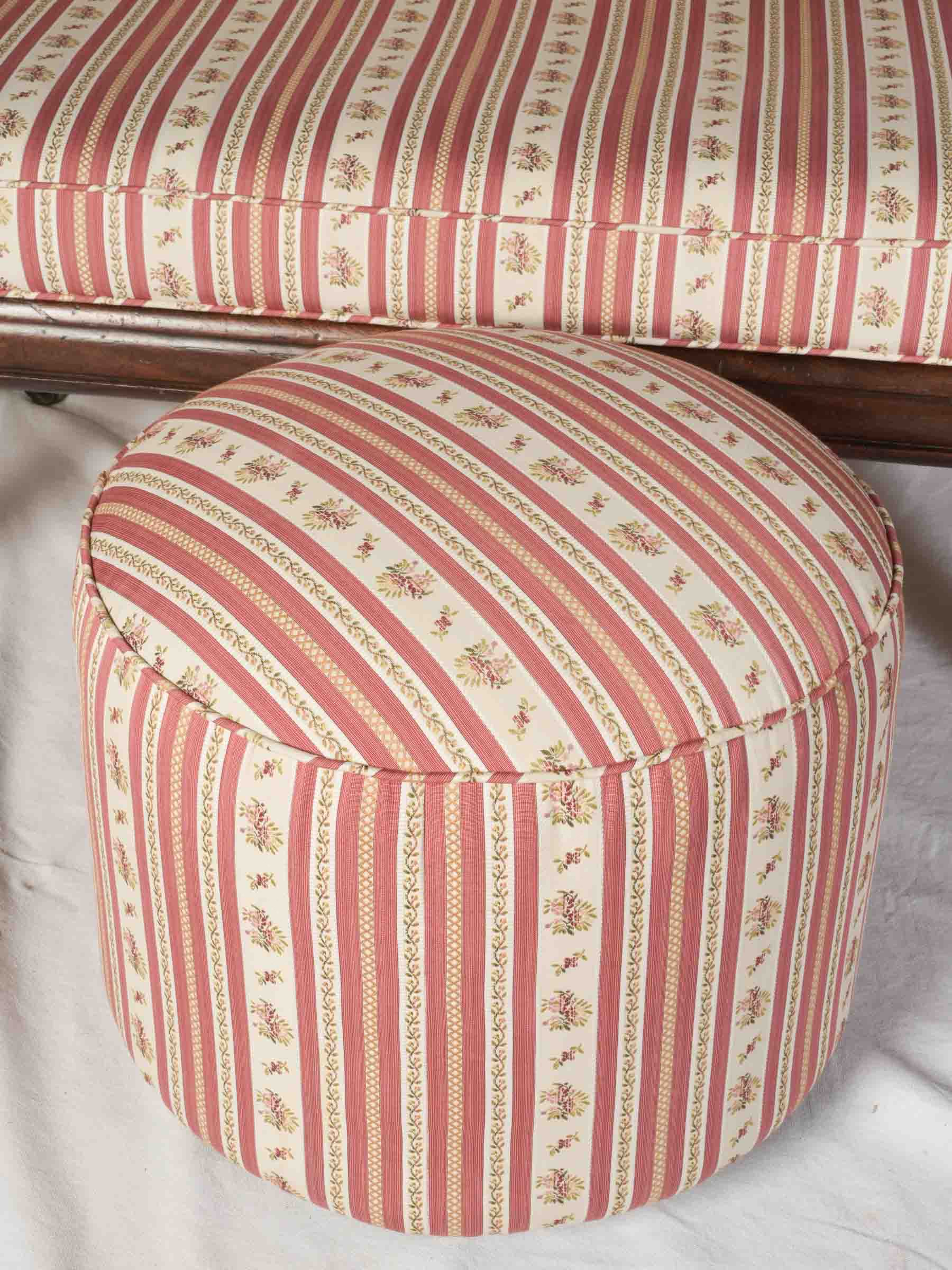 English Scroll-End Chaise Longue w/ Matching Pouf, 19th Century - 71¼"