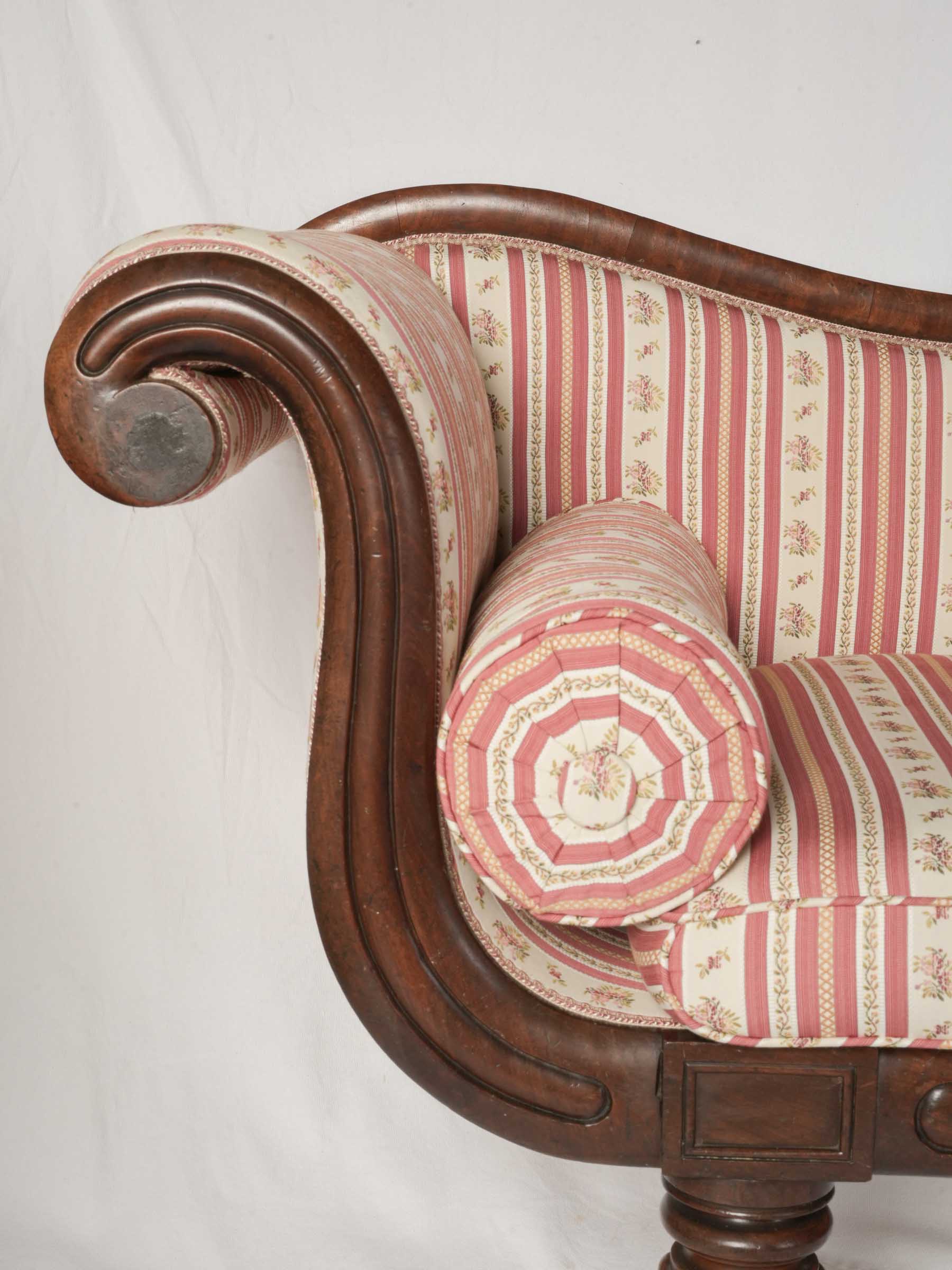 English Scroll-End Chaise Longue w/ Matching Pouf, 19th Century - 71¼"