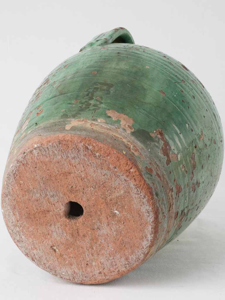Old-world green oil pot Tournac
