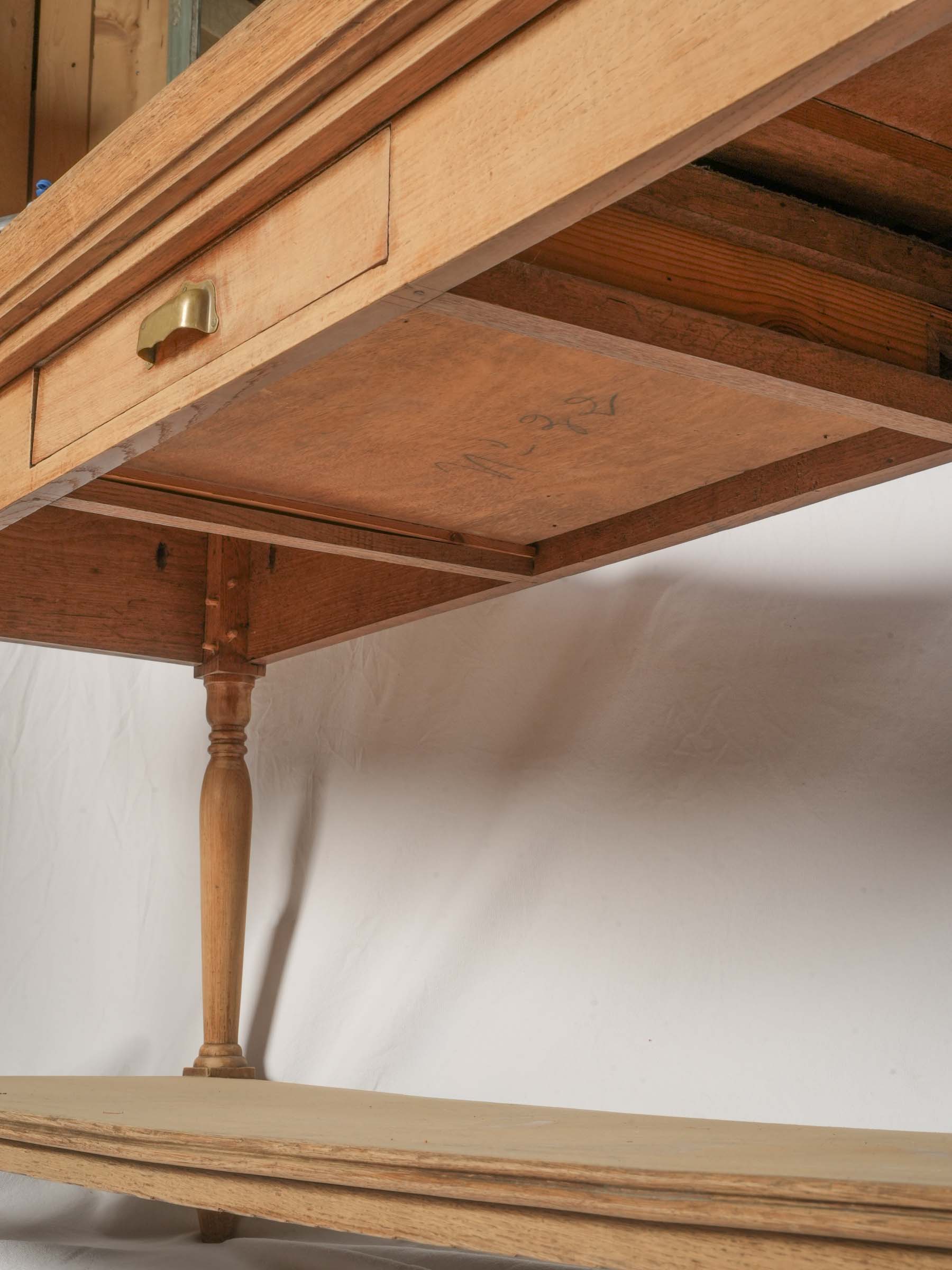 French Draper's Worktable in Oak, Early 20th Century - 69"