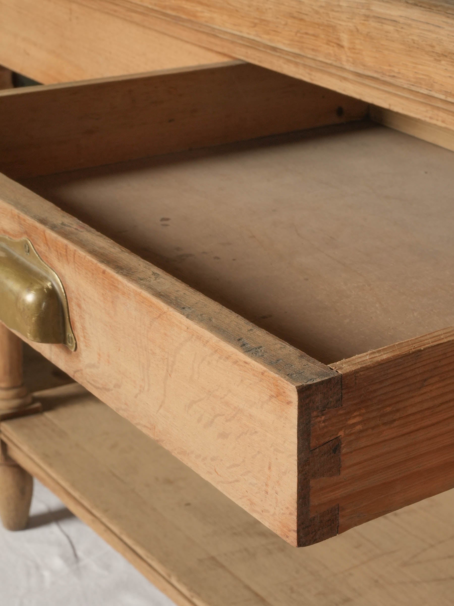 French Draper's Worktable in Oak, Early 20th Century - 69"