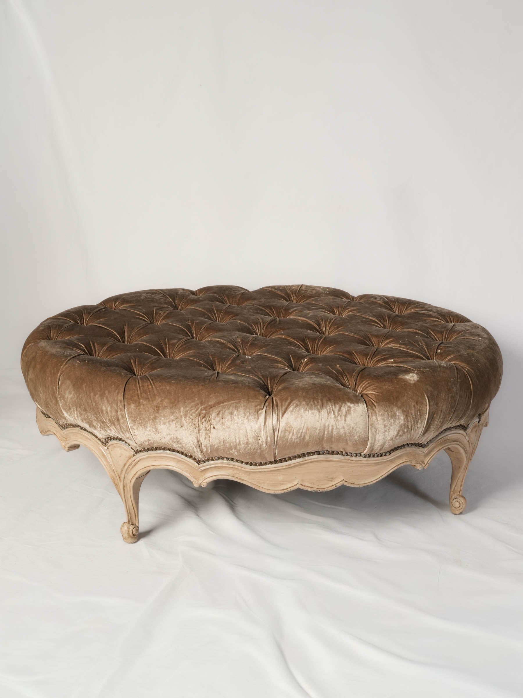 Oversized French Louis XV Style Round Ottoman w/ Tufted Taupe Velvet, Early-Mid 20th Century - 46½"