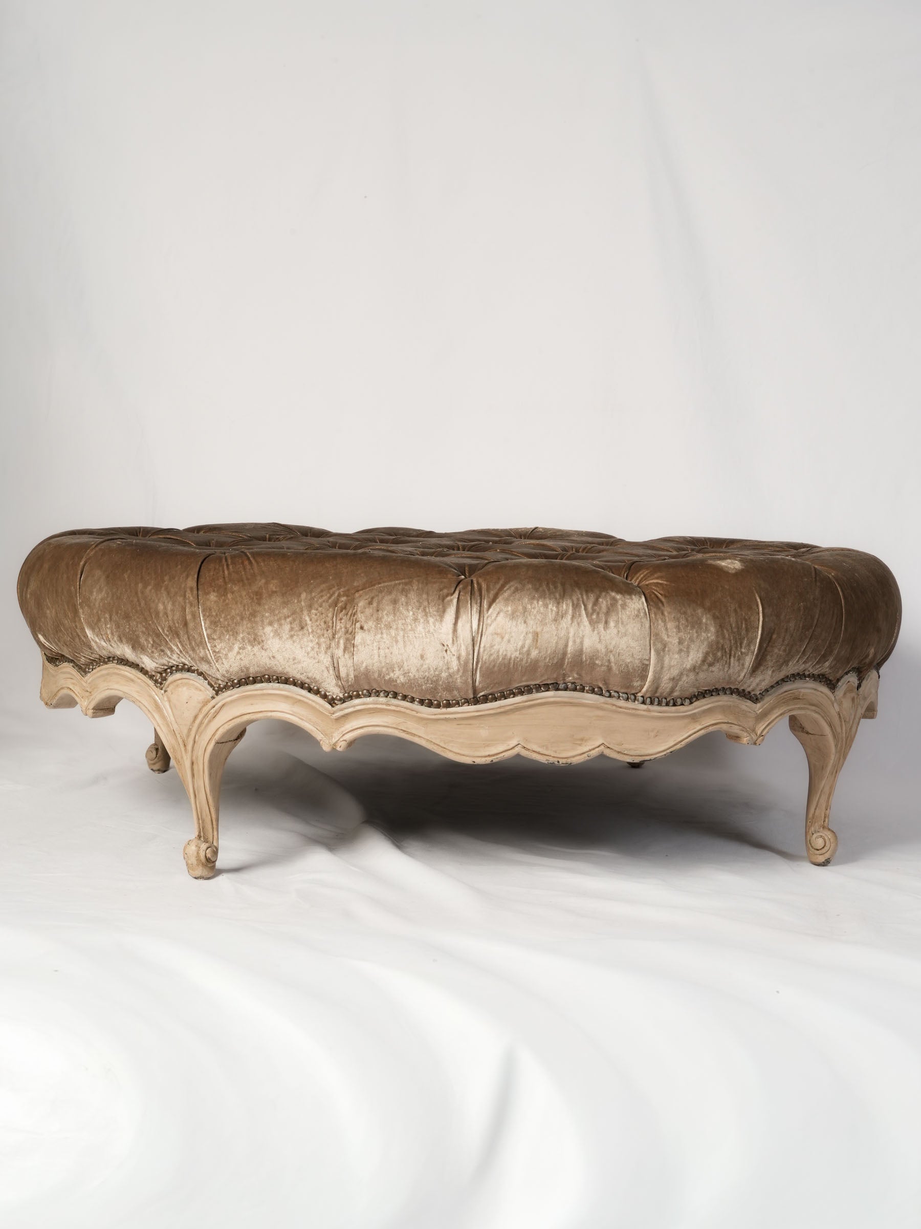 Oversized French Louis XV Style Round Ottoman w/ Tufted Taupe Velvet, Early-Mid 20th Century - 46½"
