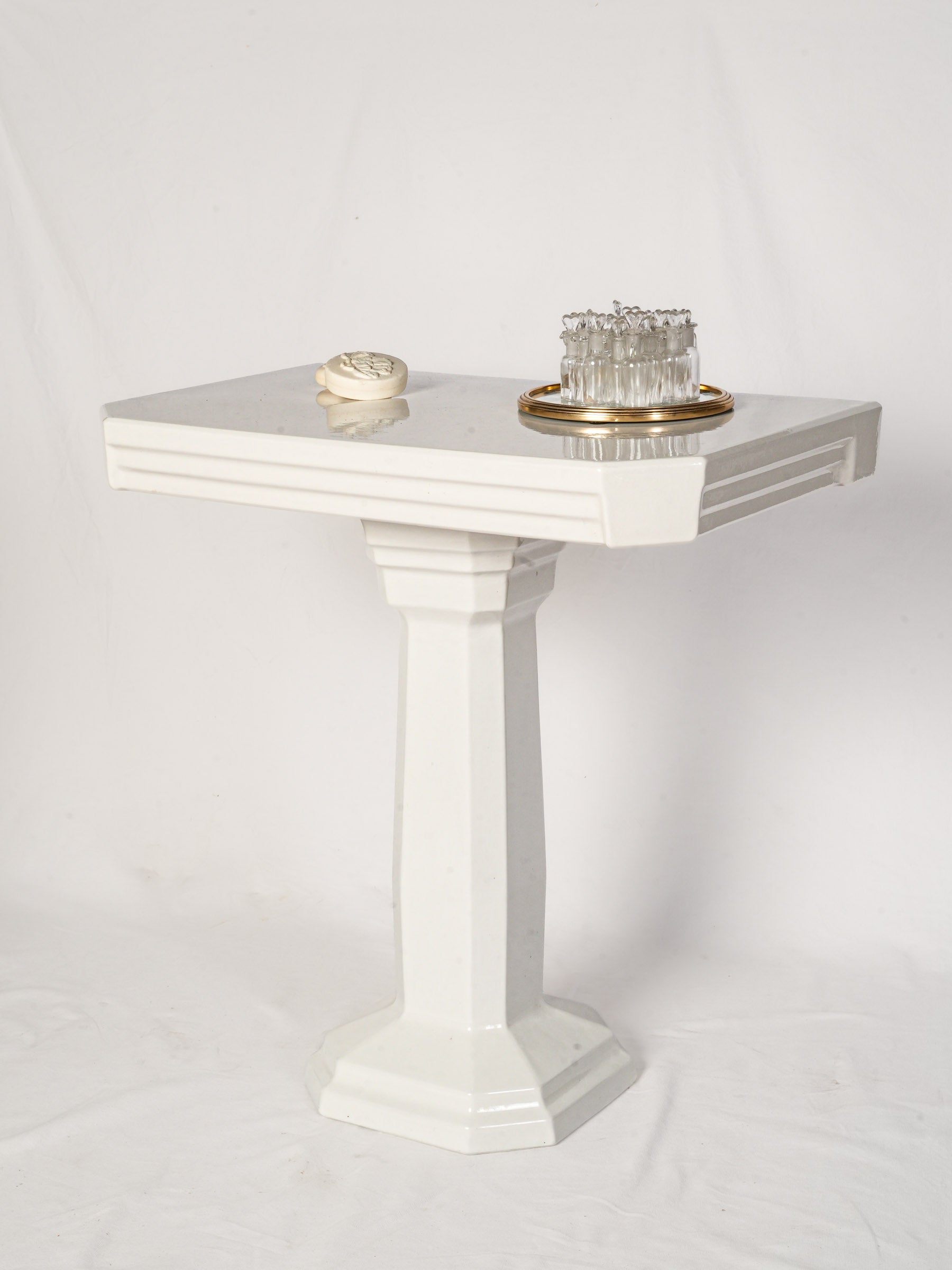French Art Deco White Ceramic Bathroom Console, circa 1930s - 31"