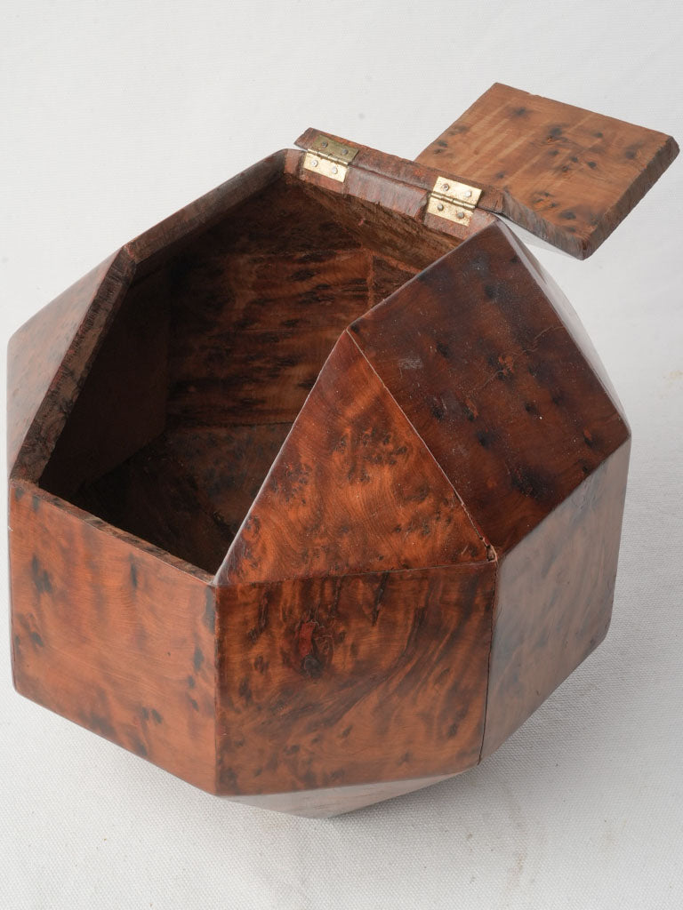 Elegant faceted cigarette catchall  