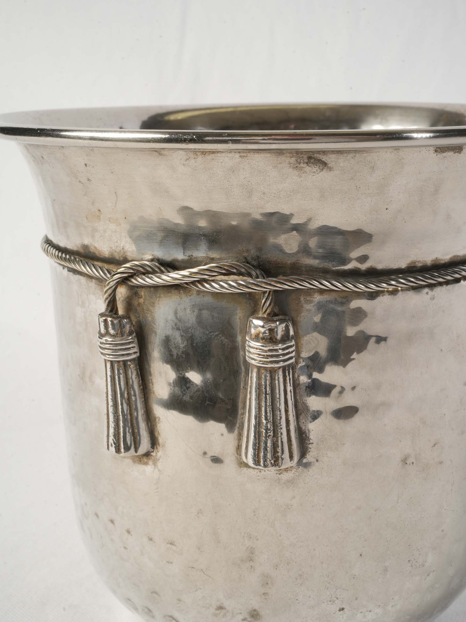 Sophisticated twisted rope motif bucket