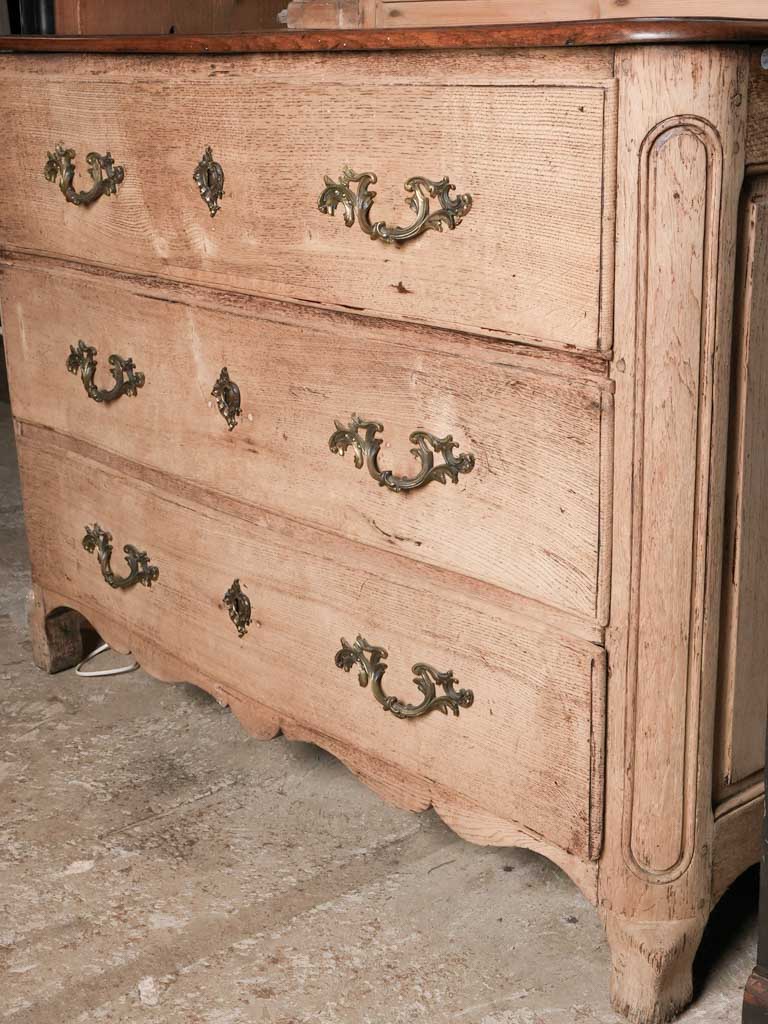 Decorative 18th-century oak dresser