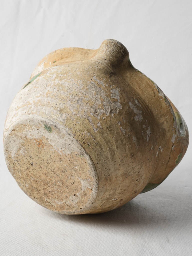 Practical pouring spout pottery