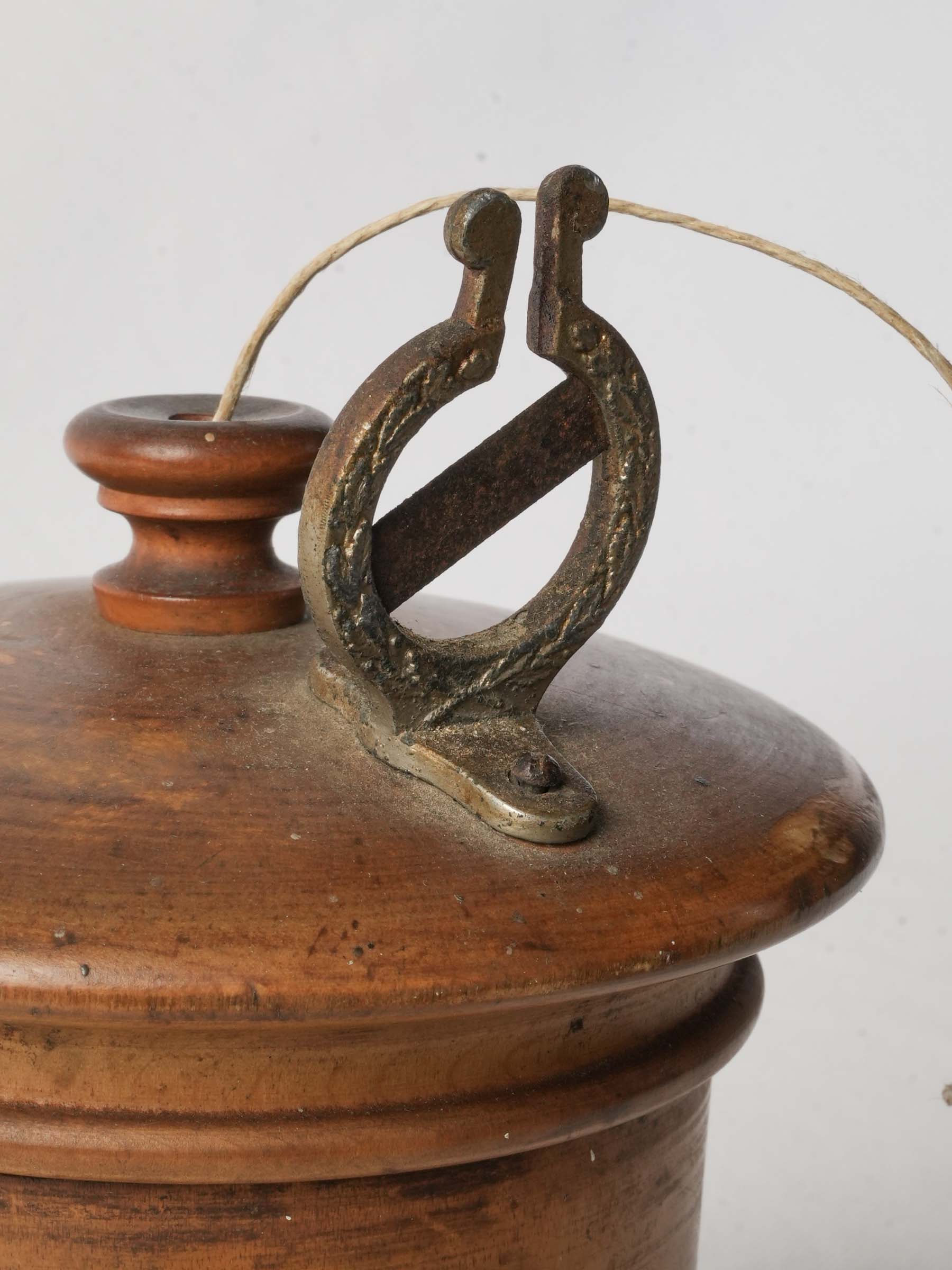 Refined decorative domestic antique fixture  