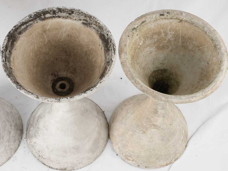 Set of 4 Willy Guhl Diabolo hourglass diabolo planters - 25¼"