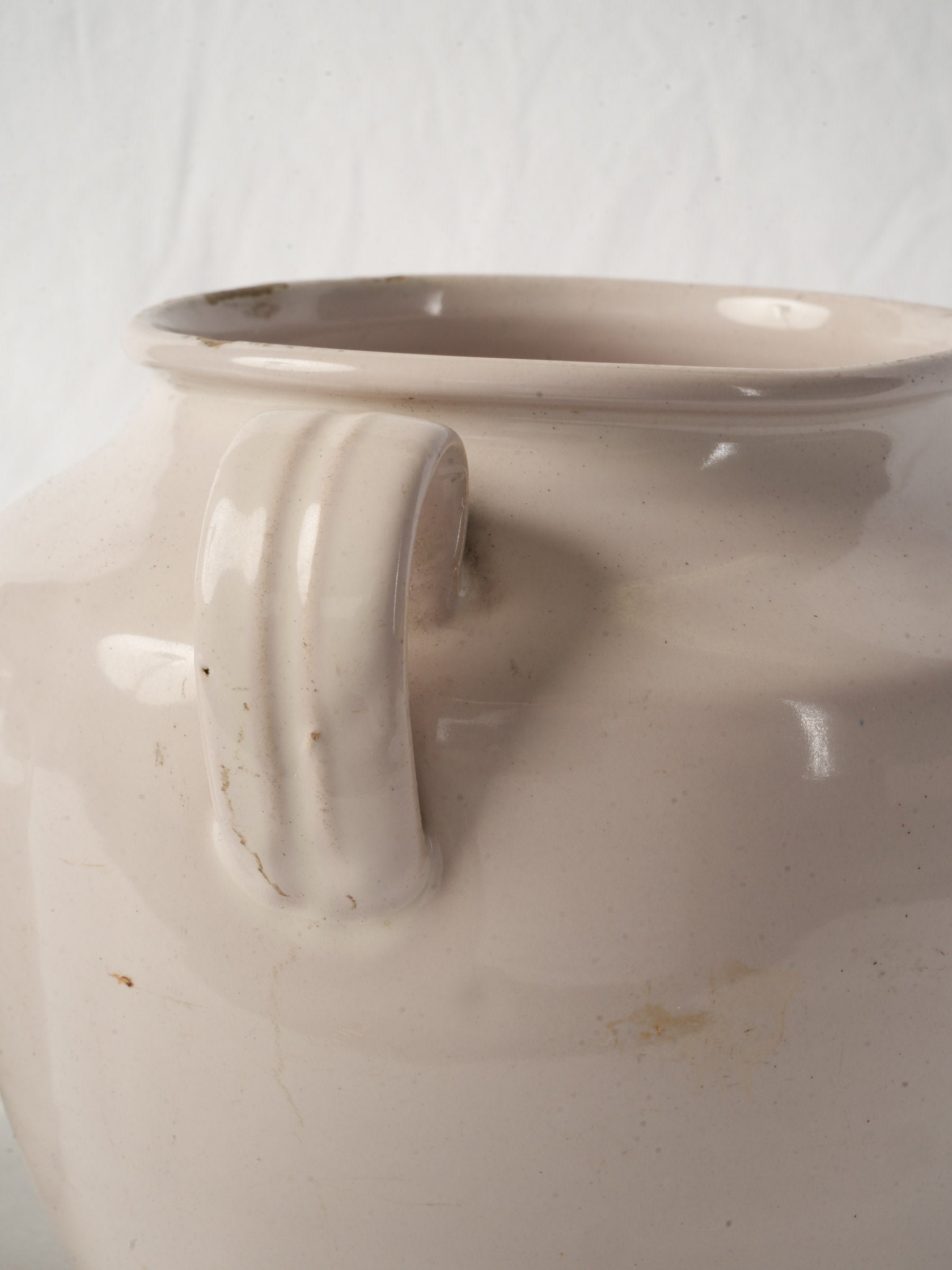 Warm ivory and cool white pots  