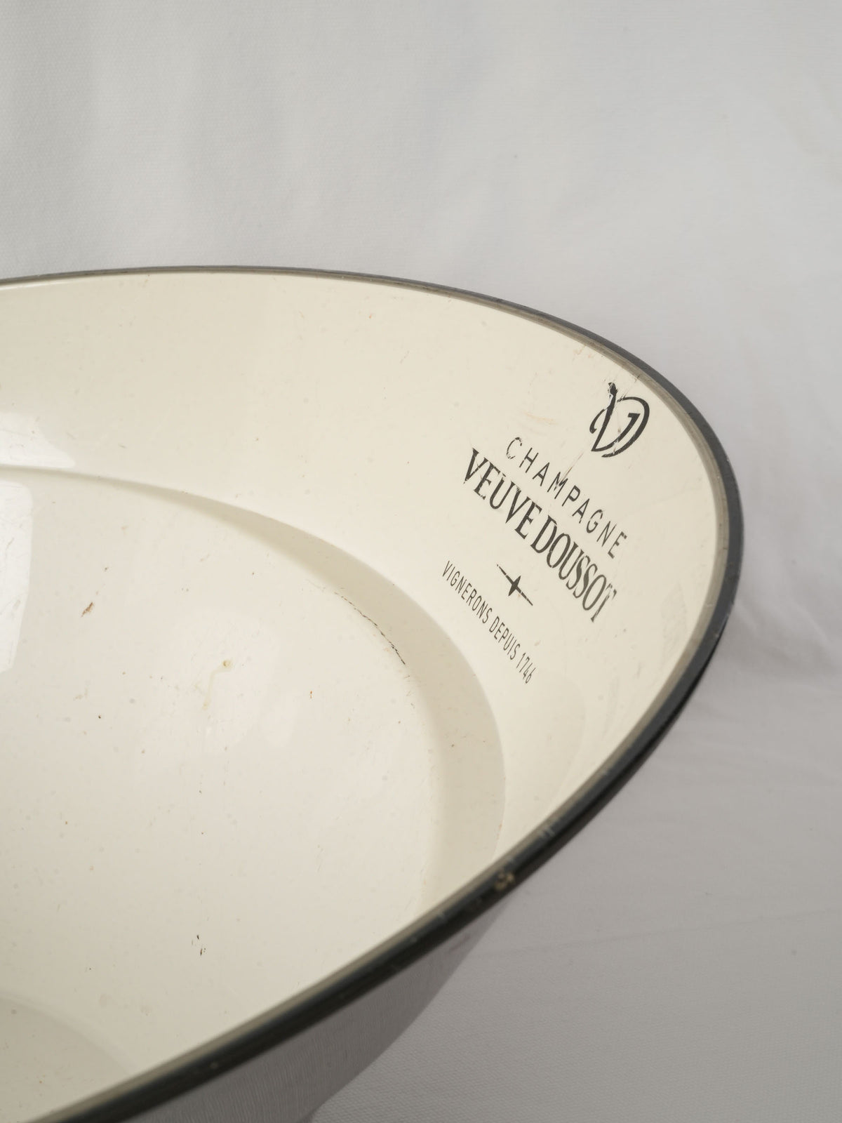 Chic oval ice bucket