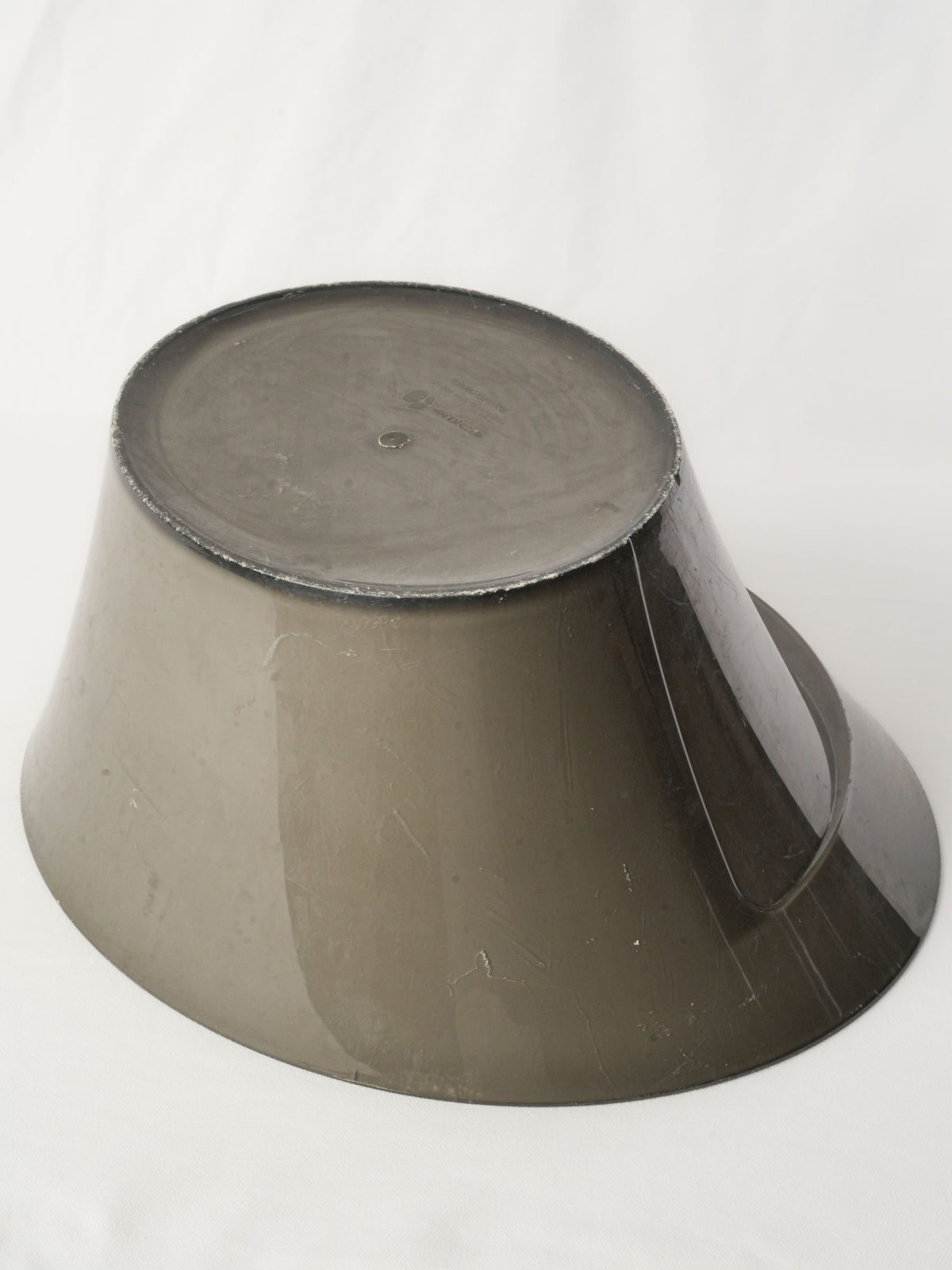 Cream interior wine cooler