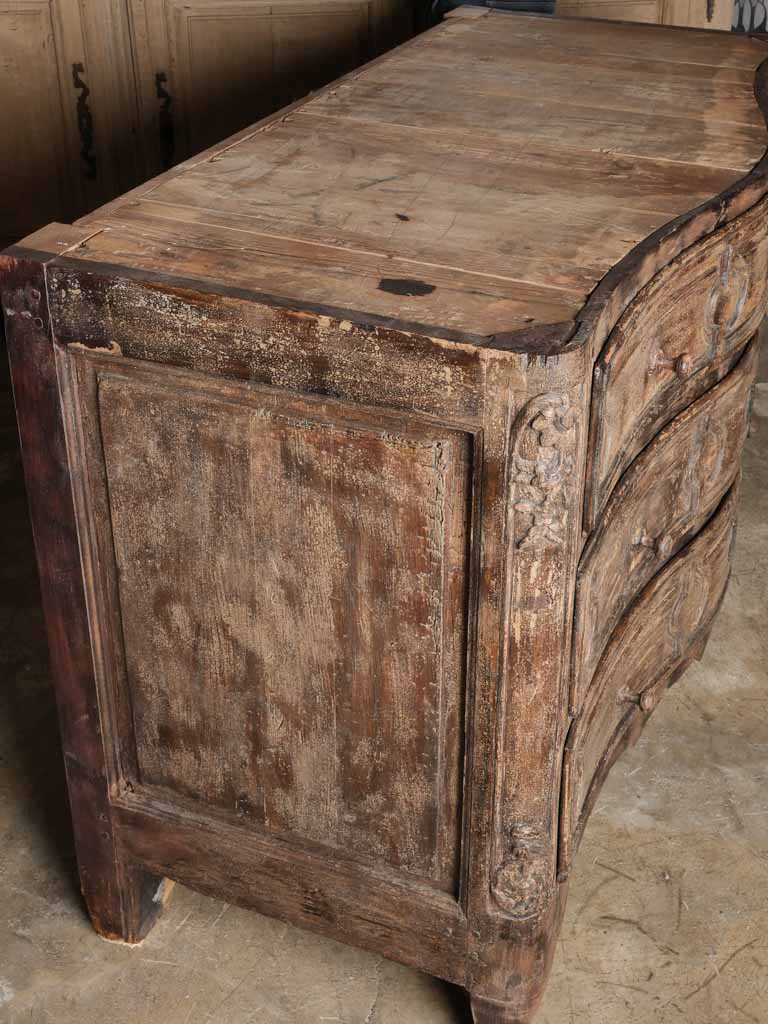 Lavish Louis XV 3-drawer walnut commode