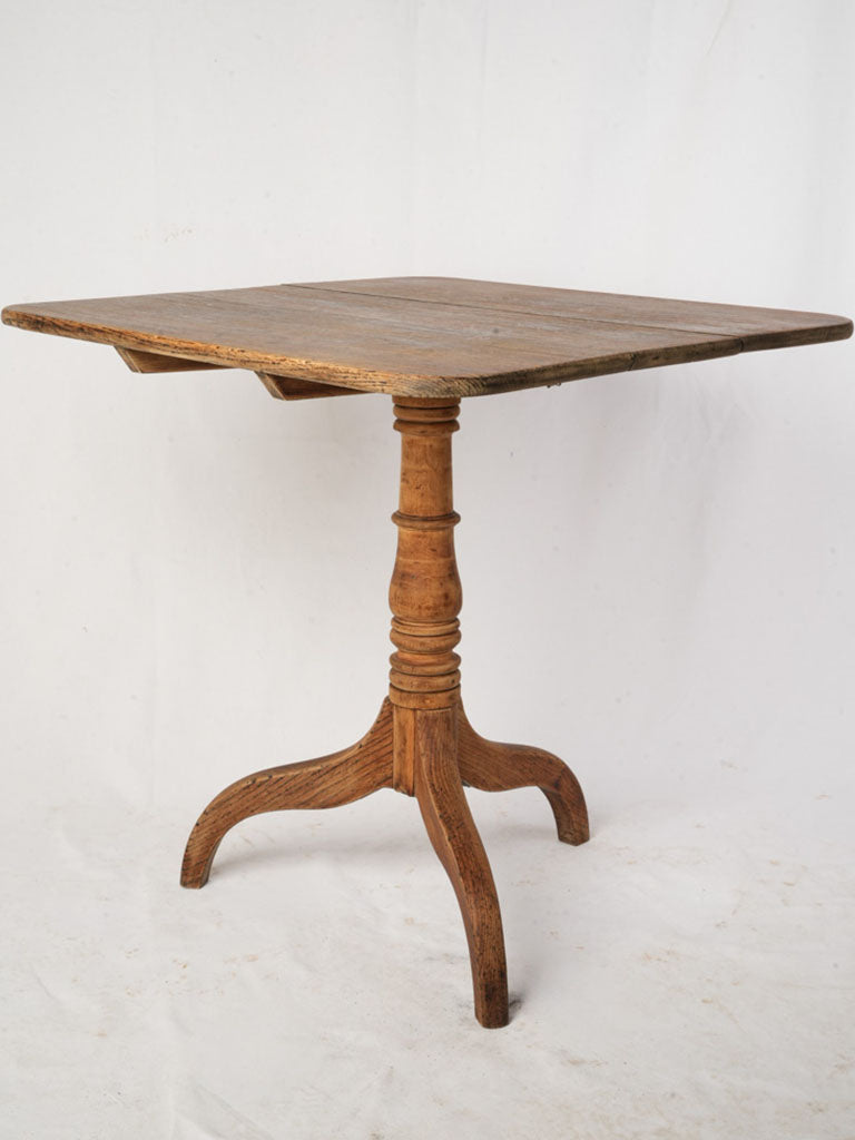 Vintage elegant oak pedestal table  