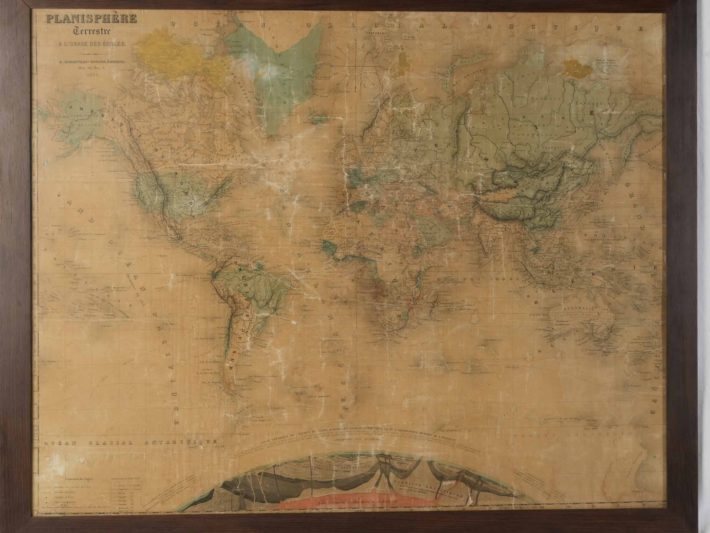 Timeworn detailed French classroom map
