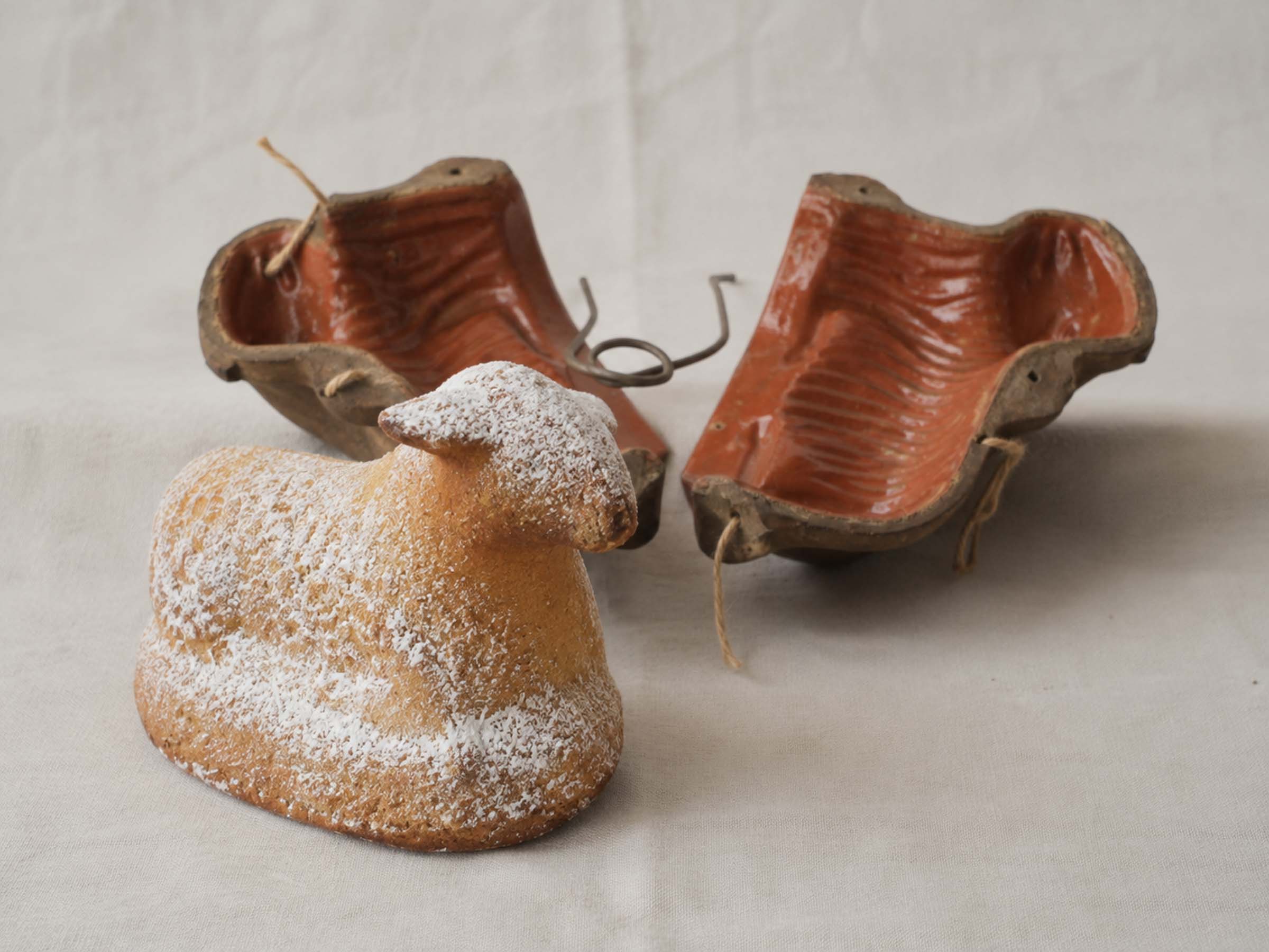 Antique Alsatian Terracotta Easter Lamb Cake Mold, Early 20th Century - 6¾"x 11¾"