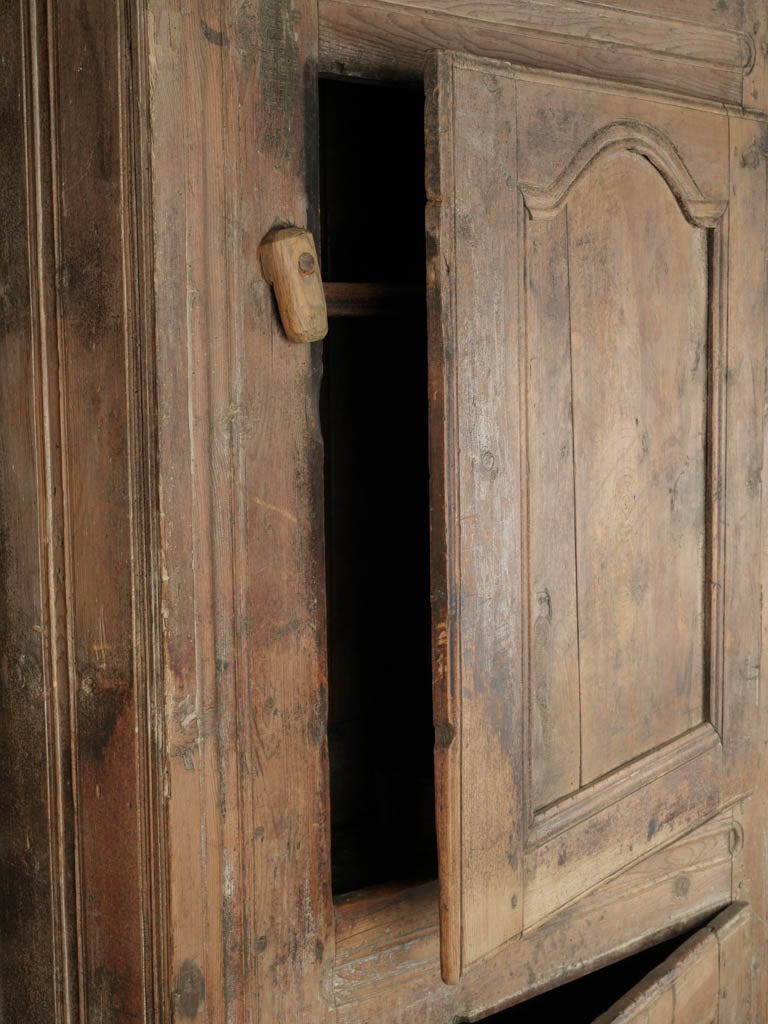 Natural curved grain rustic cabinet