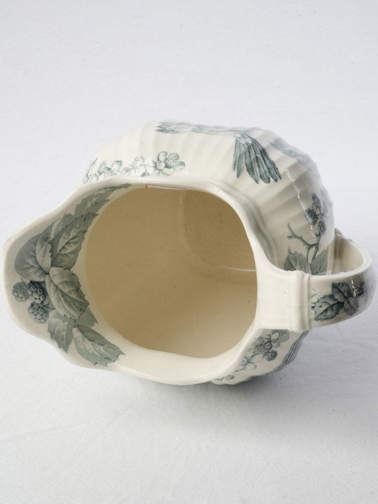 Romantic yet restrained wash pitcher