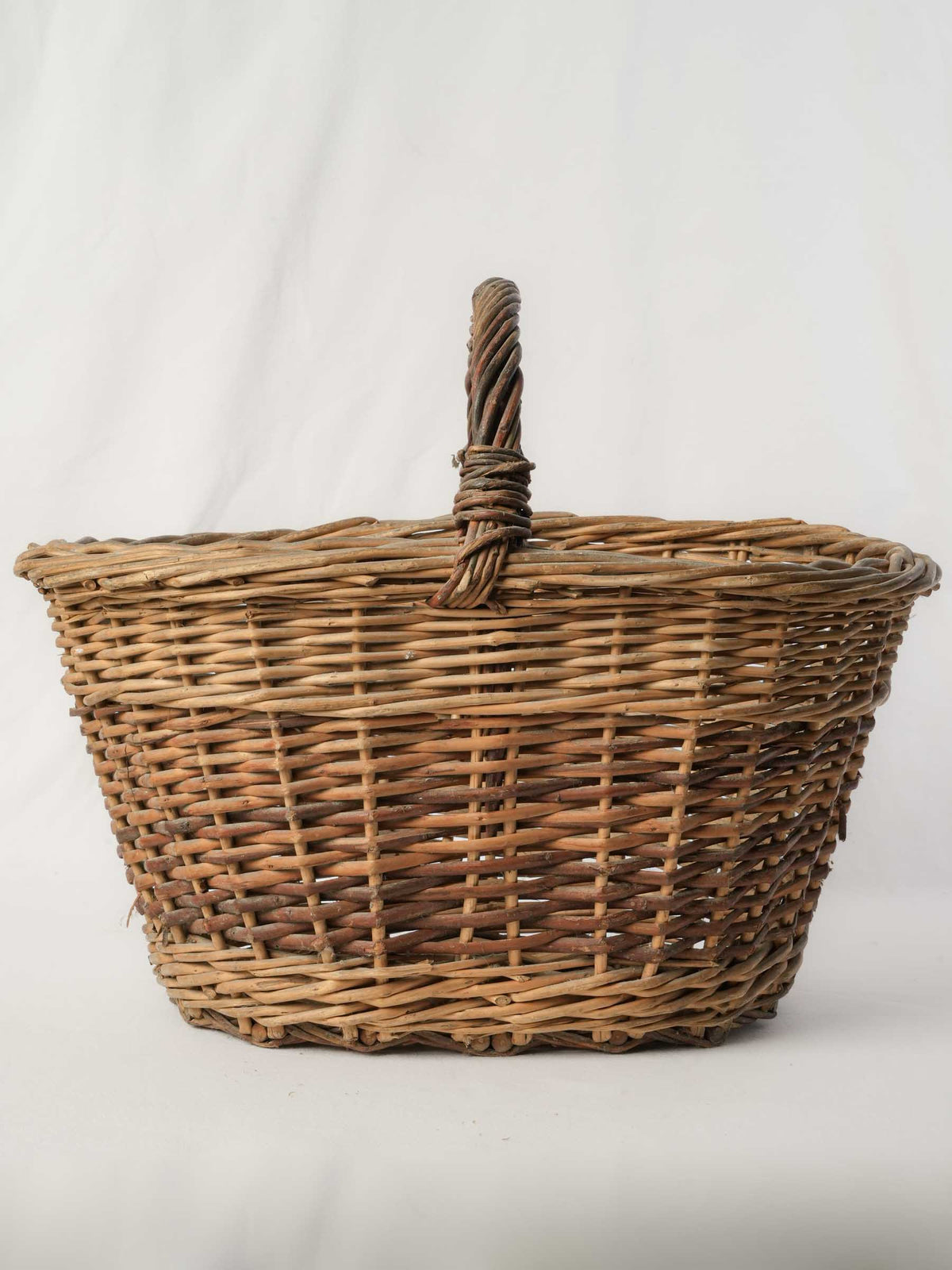 Two-tone willow wicker basket  