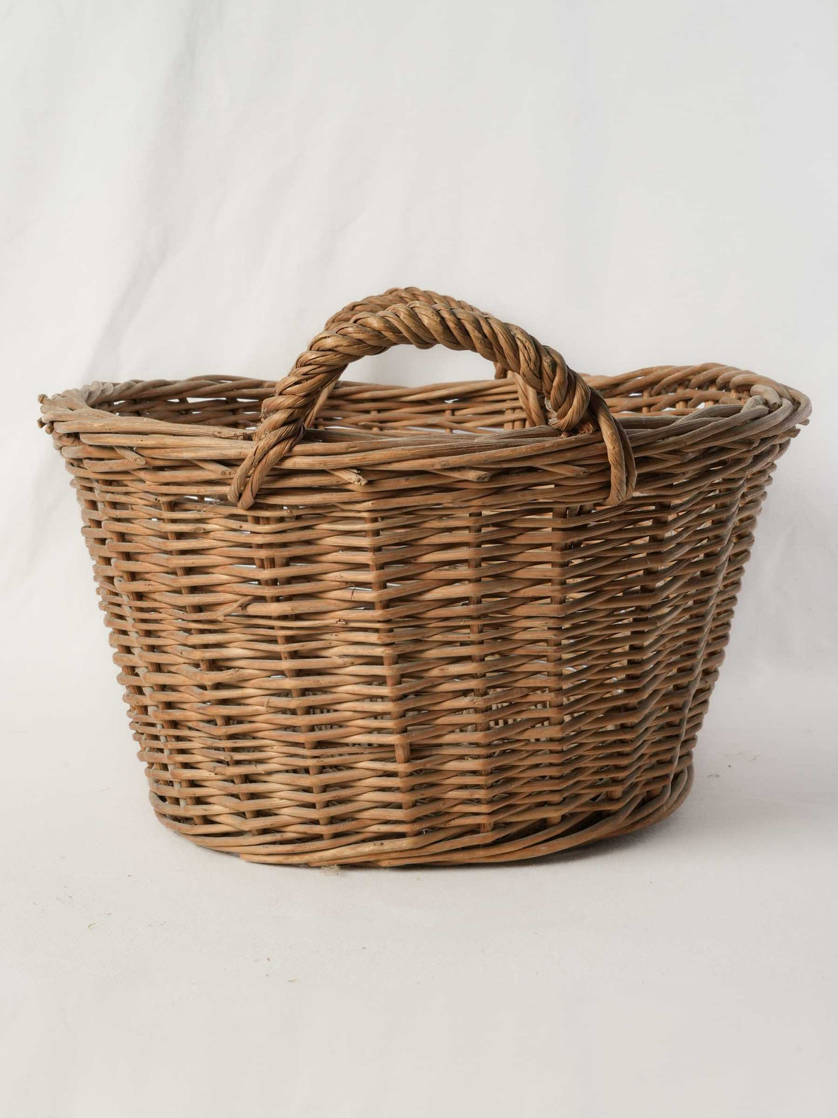 Charming flared side basket