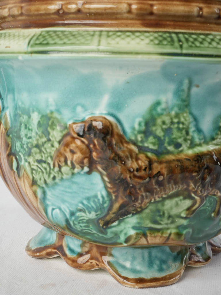 Relief-decorated hunting scene vase