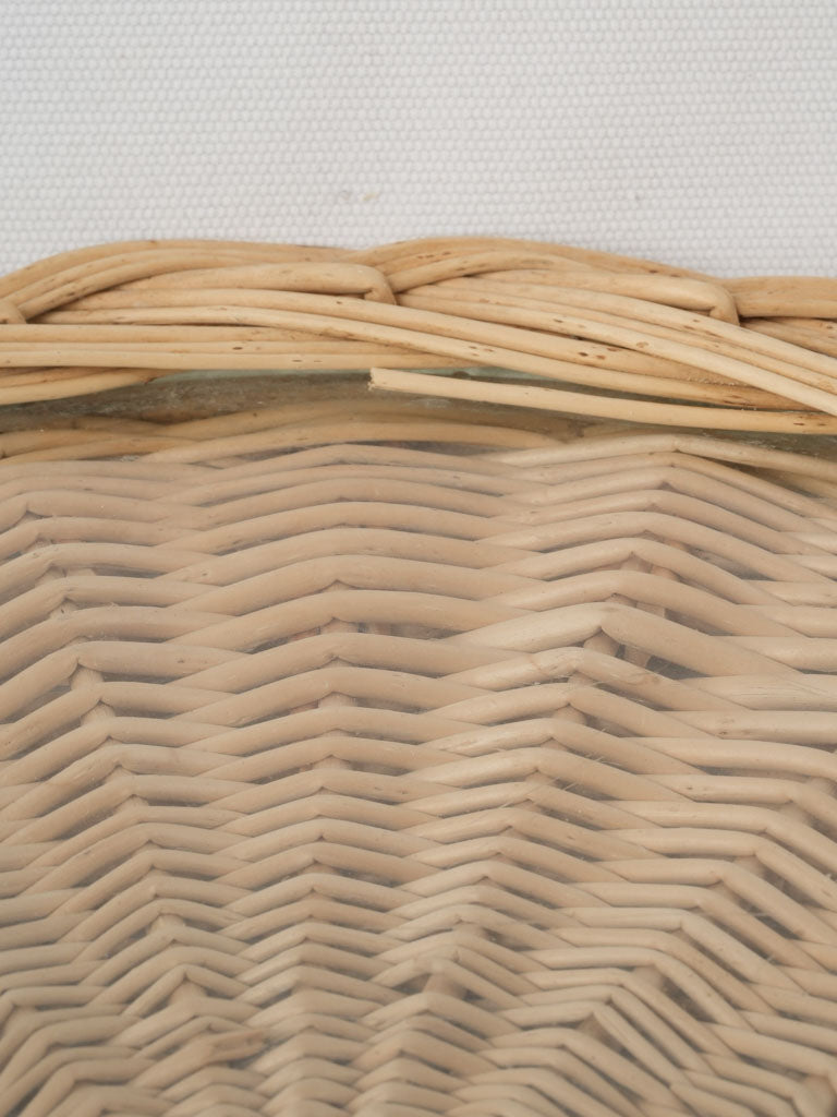 Stylish glass insert bread tray