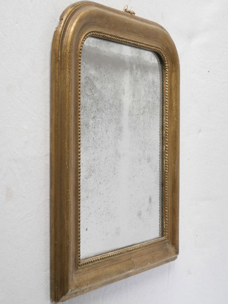 Elegant rounded rectangular mirror
