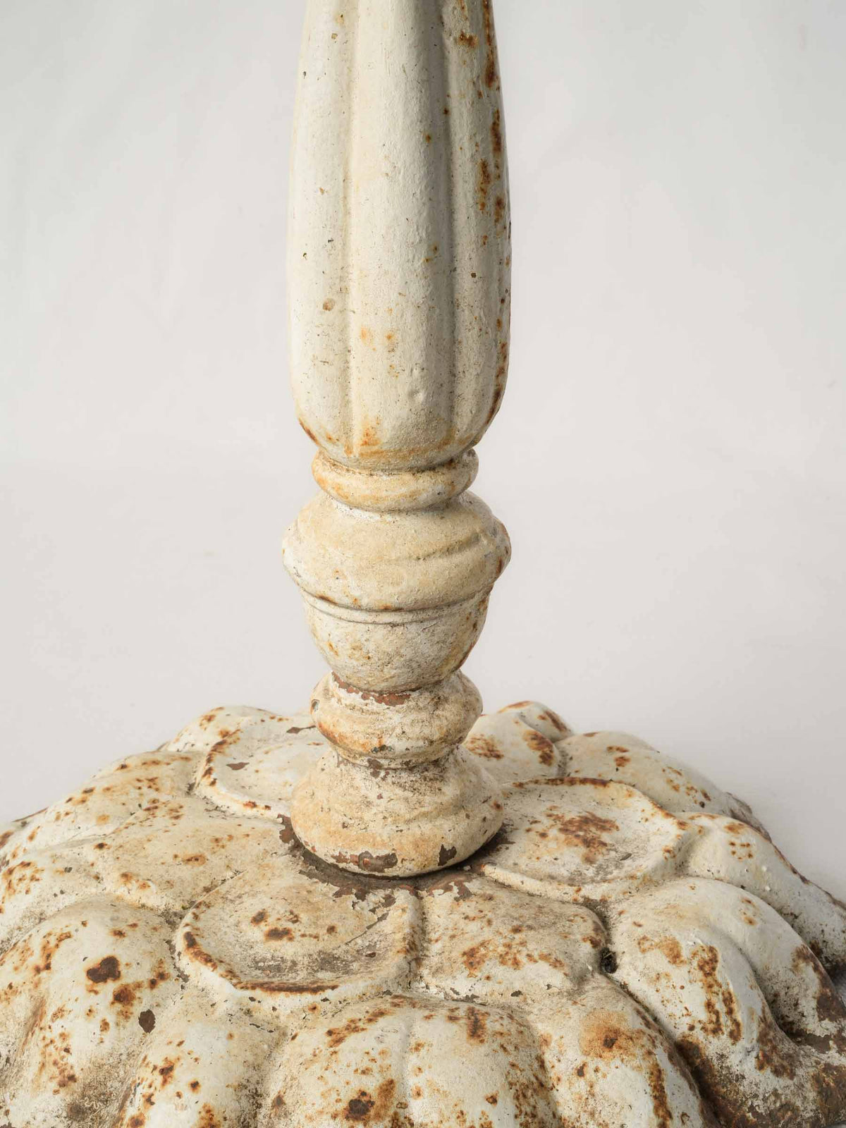 Slender floral-base garden birdbath