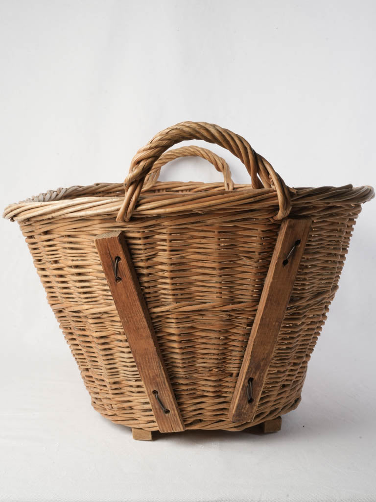 Early 20th-century laundry basket  