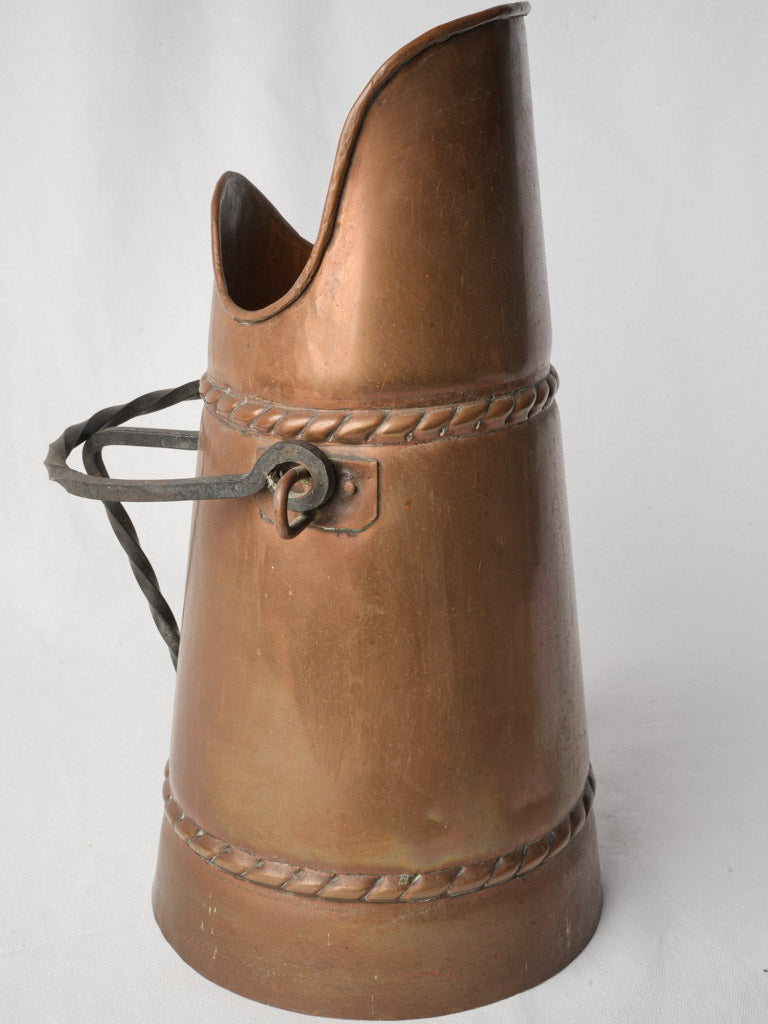 Elegant early 20th-century vase  