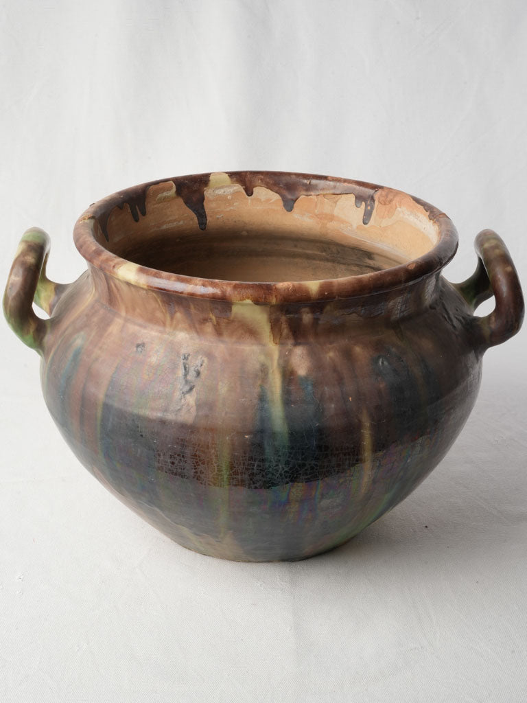 Early 20th-century ceramic pot  