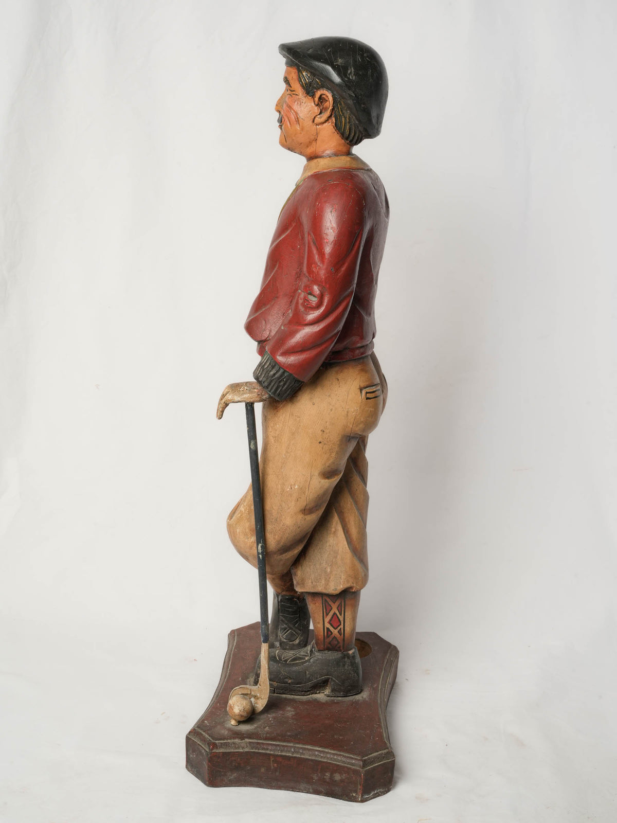 Relaxed posture wood golfer statue  