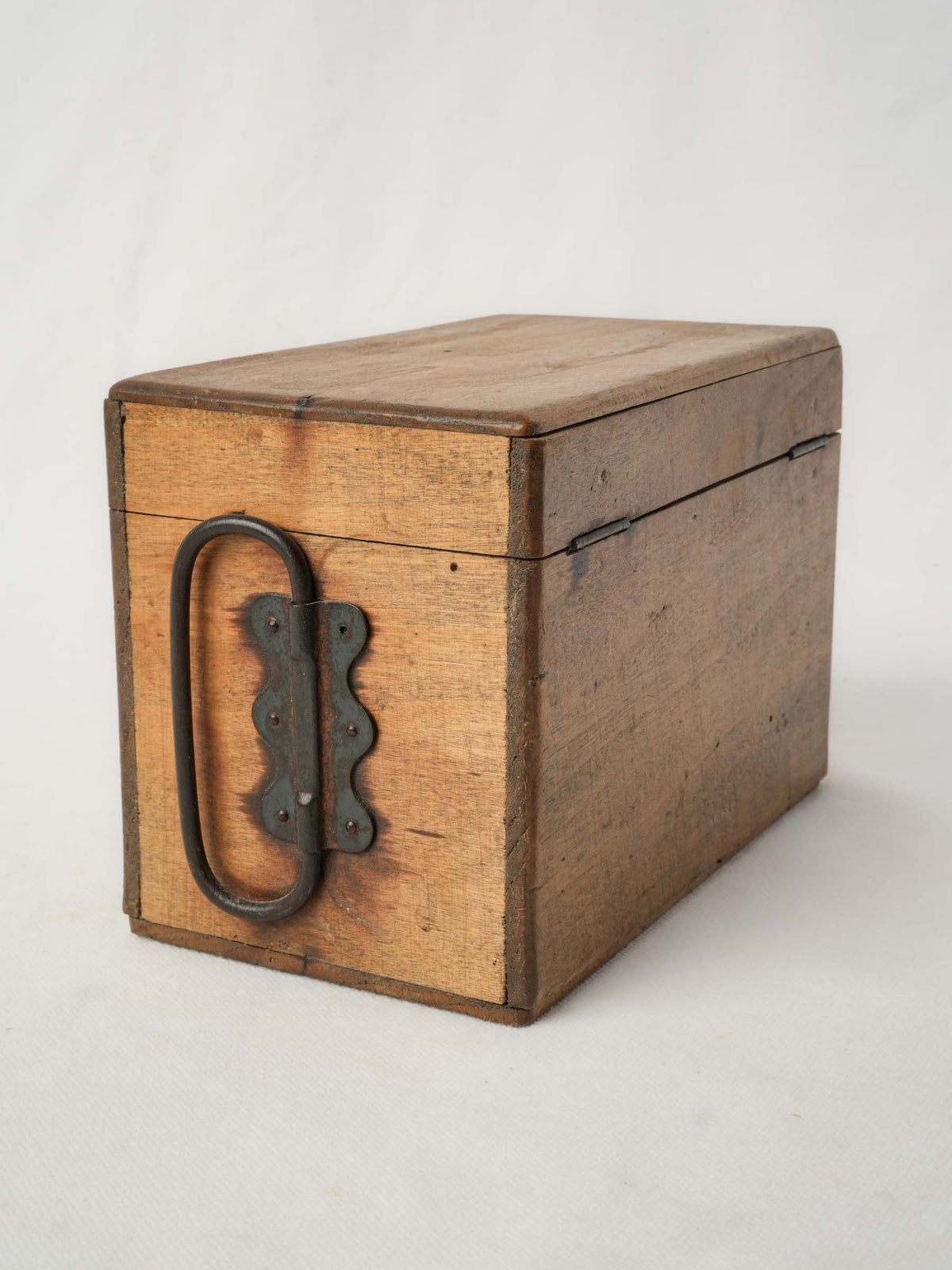 Vintage wooden box w/ latches