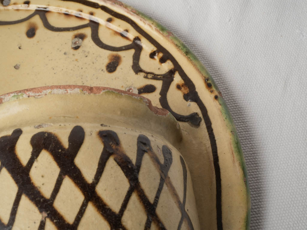 Artisanal hand-painted lattice decor drainer  