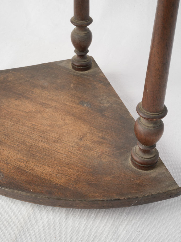 Classic turned support shelf  