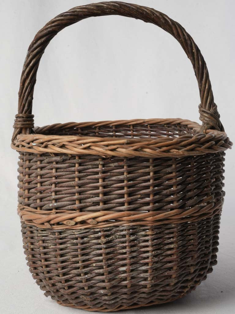 Two-tone decorative willow basket