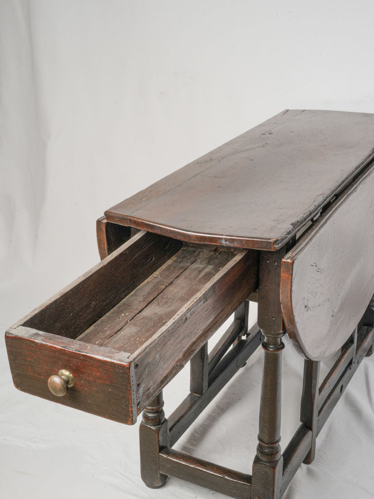 Timeless turned leg gateleg table