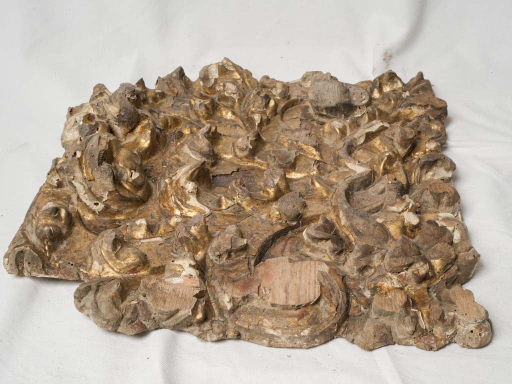 Italian Baroque Giltwood Boiserie Overdoor Fragment From The Late 17th Century - 18½" x 21¾"