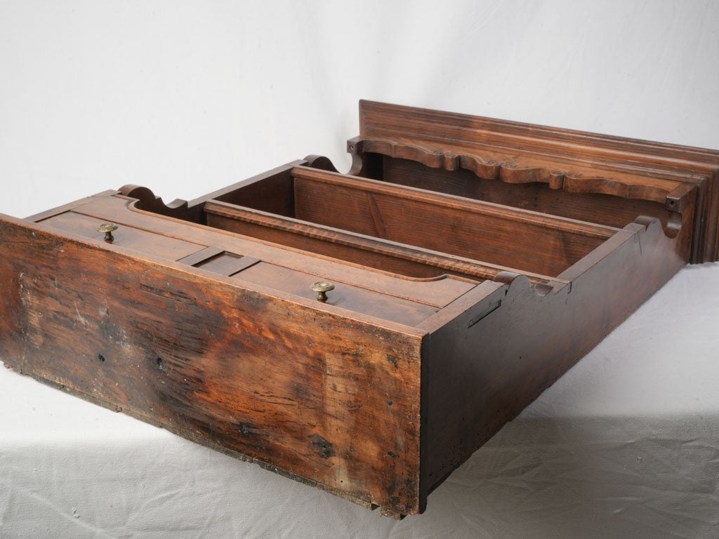 Delicate refined Provençal storage