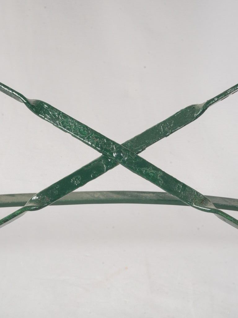 Chic deep-green French table  