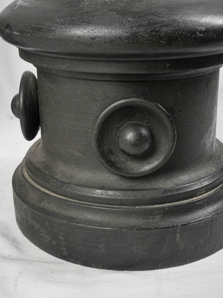 Historic usage inspired pharmacy globes