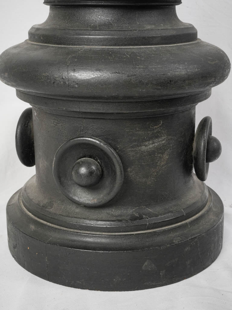 Refined curiosity-cabinet style globes