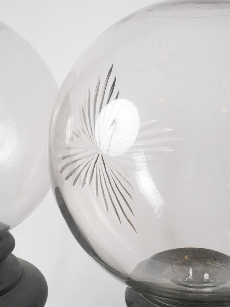 Artisanal savoir-faire pharmacy globes