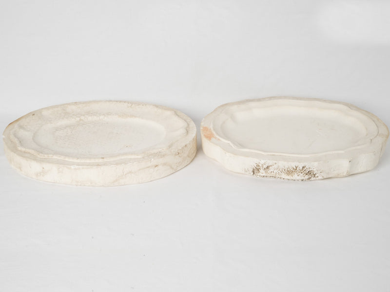 Traditional white finish plate molds