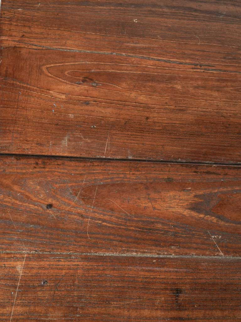 Old-world charm gateleg table