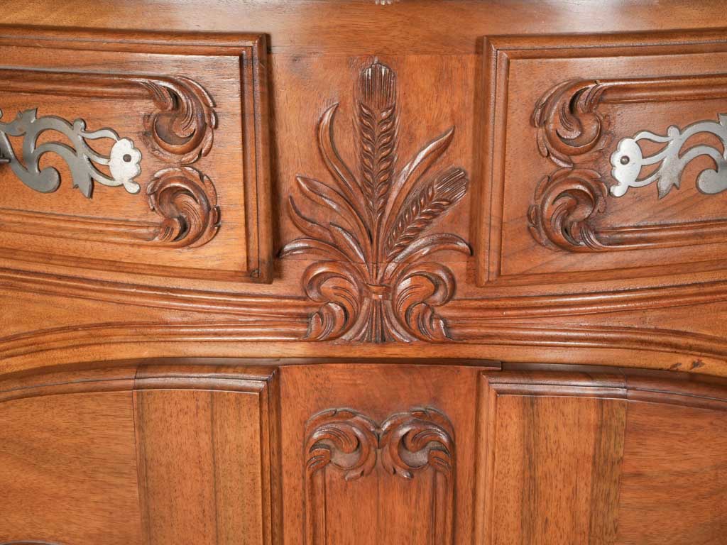 Graceful solid wood dining server