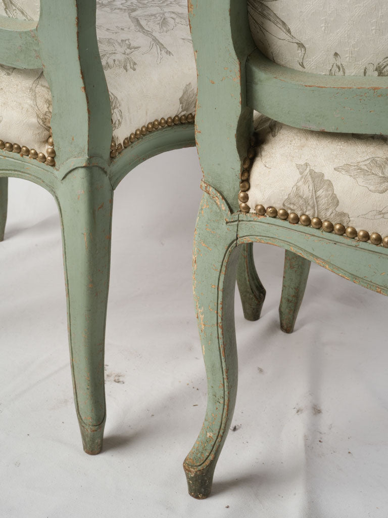 Charming restrained contemporary chairs  