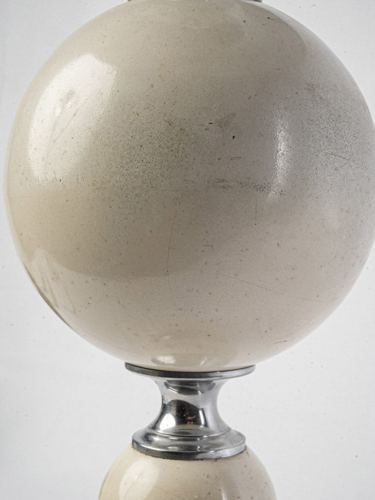 Layered traditional style lamp  