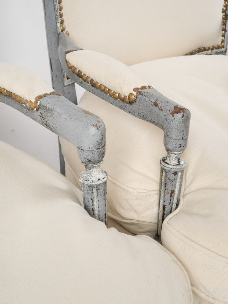 Sophisticated baluster-turned leg armchairs